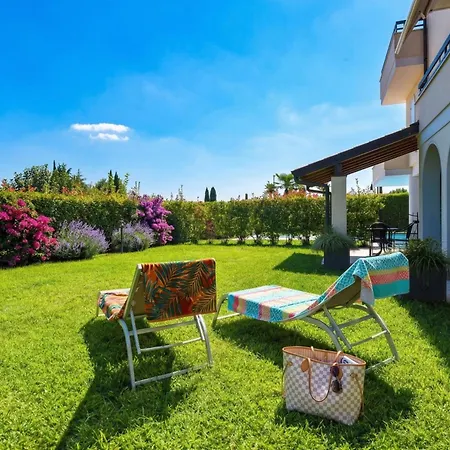 Bea's House, Restyling 2026 With Private Garden And Shared Pool Desenzanoloft Official Partner Homes & By Marriott Bonvoy شقة
