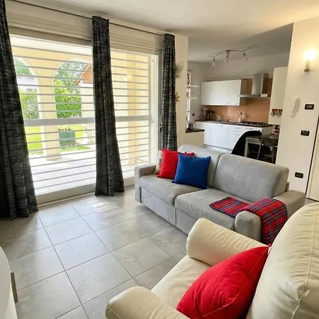 شقة Bea's House, Restyling 2026 With Private Garden And Shared Pool Desenzanoloft Official Partner Homes & By Marriott Bonvoy *