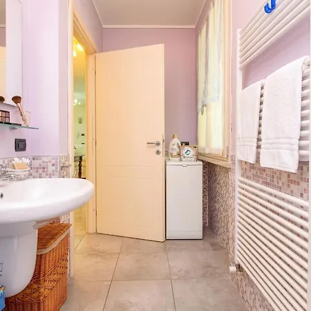 Bea's House, Restyling 2026 With Private Garden And Shared Pool Desenzanoloft Official Partner Homes & By Marriott Bonvoy * سيرمِيوني