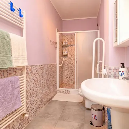 Bea's House, Restyling 2026 With Private Garden And Shared Pool Desenzanoloft Official Partner Homes & By Marriott Bonvoy