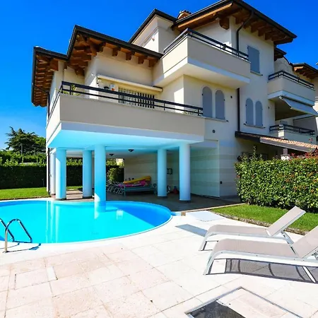 Desenzanoloft Official Partner Marriott Homes & - Bea House, With Private Garden And Share Pool 아파트 *