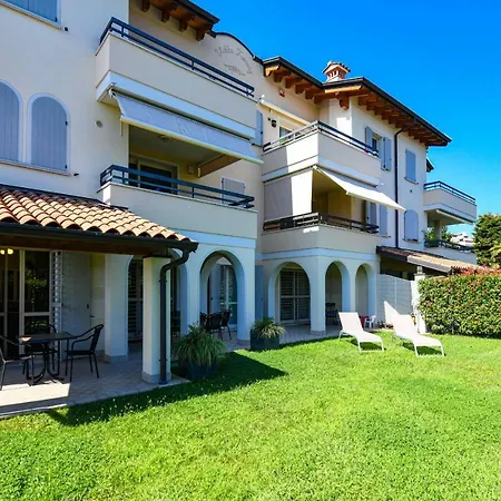 Bea's House, Restyling 2026 With Private Garden And Shared Pool Desenzanoloft Official Partner Homes & By Marriott Bonvoy شقة سيرمِيوني