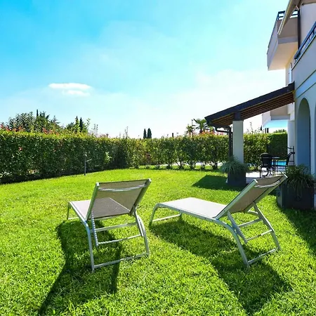 Desenzanoloft Official Partner Marriott Homes & - Bea House, With Private Garden And Share Pool 아파트