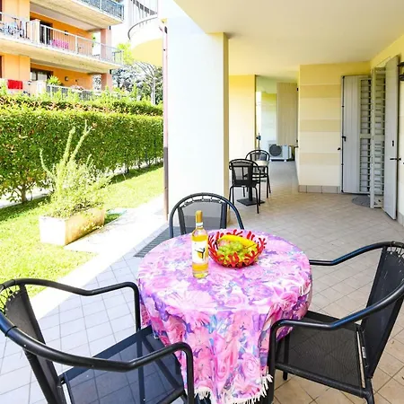 Desenzanoloft Official Partner Marriott Homes & - Bea House, With Private Garden And Share Pool 아파트 *